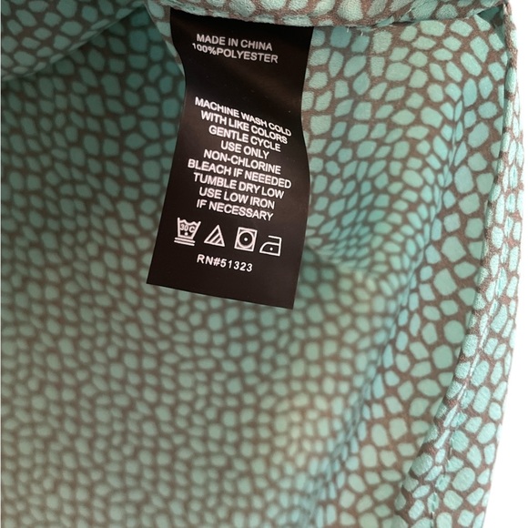 Vince Camuto NWT sleeveless top XS - Picture 6 of 6